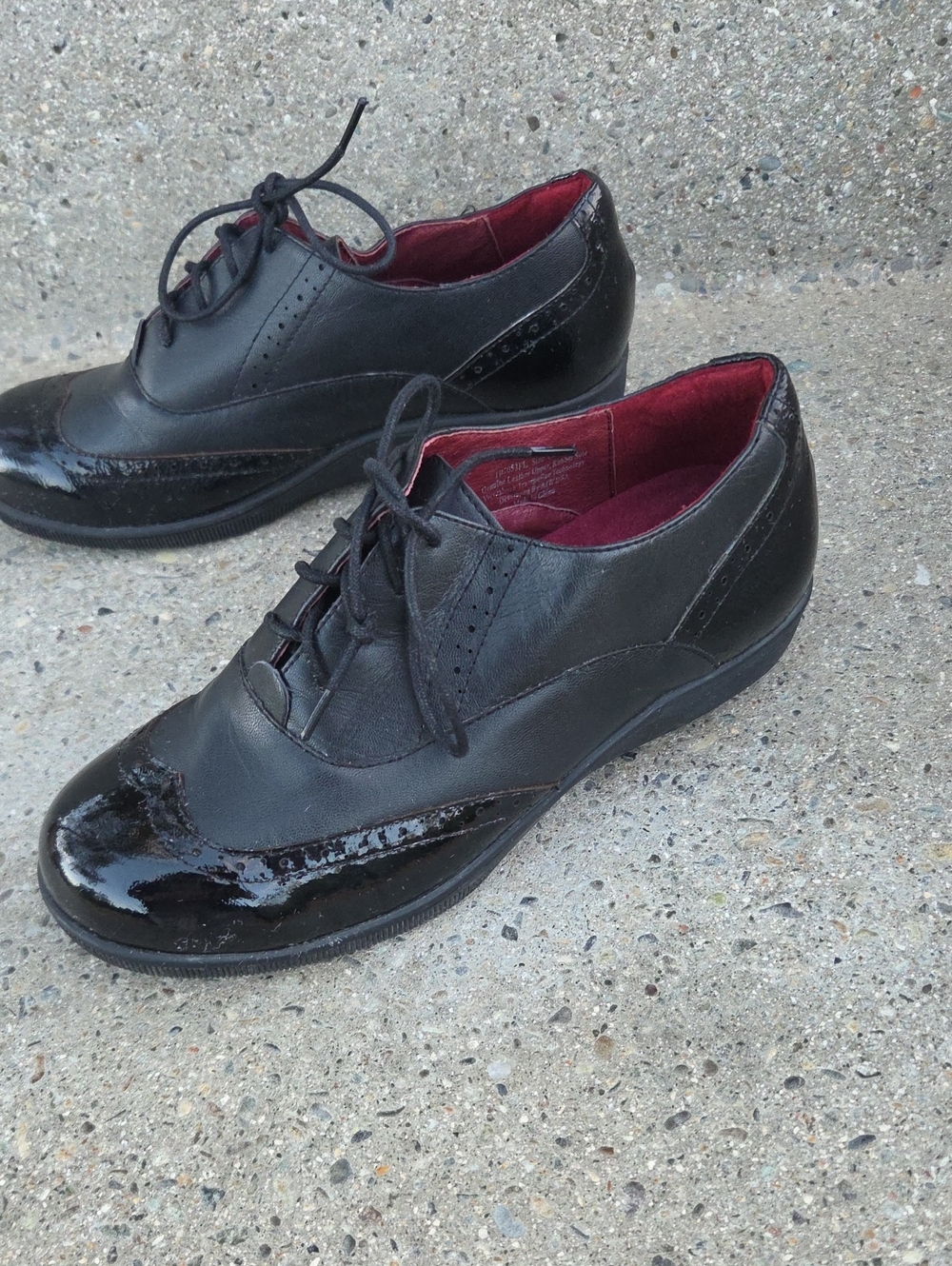 GRAVITY DEFYER Women's Zolita Black Wingtip Oxford US Size 9 M TB7053-Fl